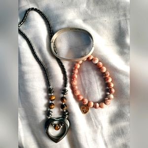 Women's jewelry bundle -1 necklace and 2 bracelets